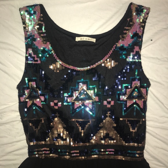 Francesca's Collections Dresses & Skirts - FRANCESCA’S sequined dress !!